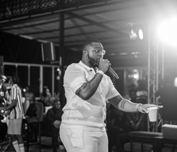 MANUEL MUZIC